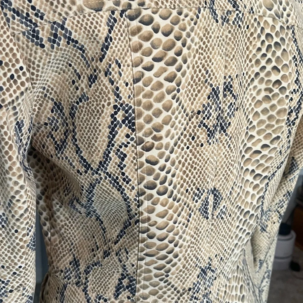Alberto Makali - Snake-Print Tailored Blazer and Skirt Set in Size 8 - Picture 7 of 16